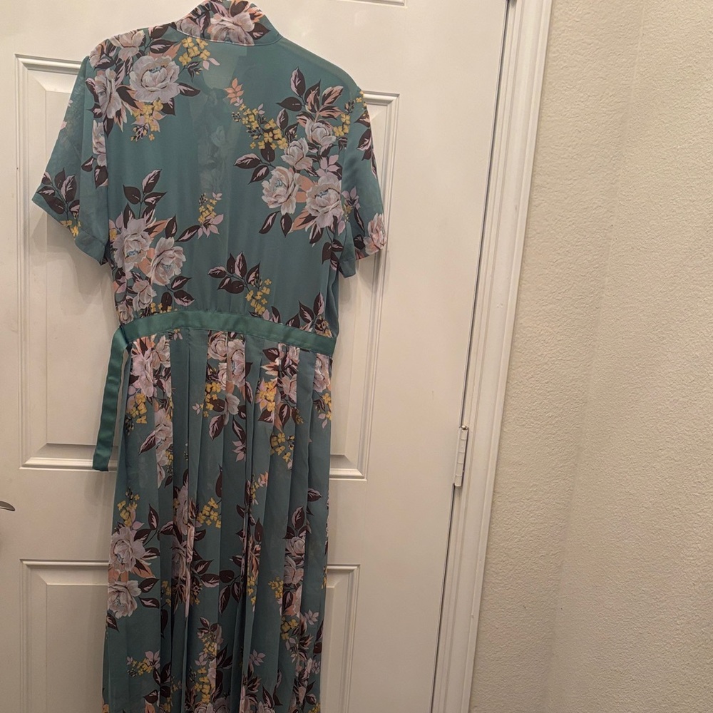 New York & Company Floral Midi Dress (pre-loved) - Picture 7 of 9